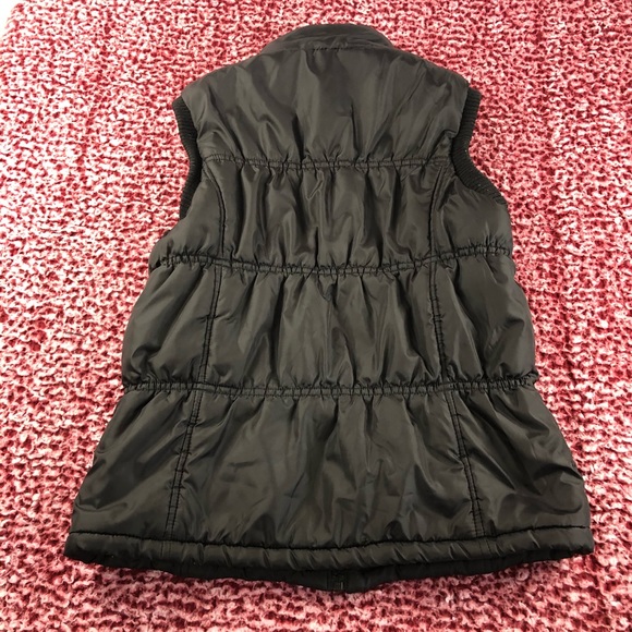 Girl’s Weatherproof Puffer Vest - Picture 6 of 6